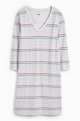 Votre chemise de nuit pour femme au tombe parfait sur C A