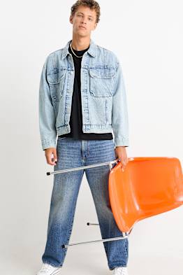 Baggy jeans