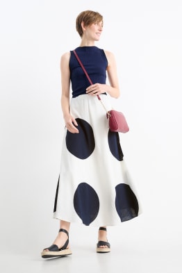 Jupes trapeze dans plusieurs couleurs et tailles C A