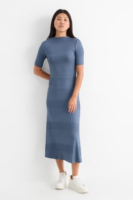 C&a robe cocktail 2025
