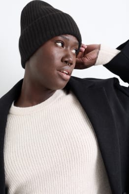 Find your perfect Sportswear here C A online shop