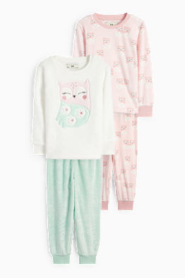 Pijamas de nina de C A comodidad maxima
