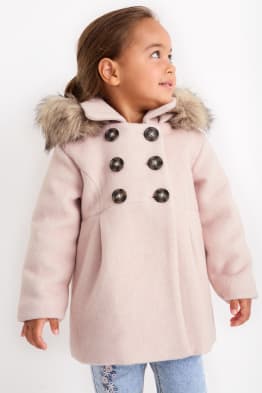 Une tenue irresistible avec un manteau pour fille de C A