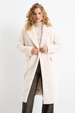 Manteau femme un vestiaire de confort et de style sur C A