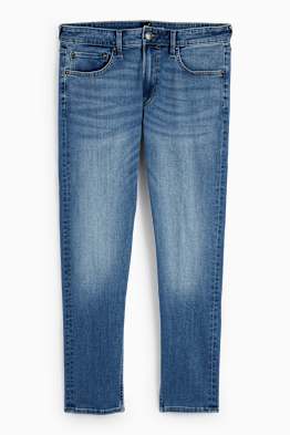 Jeans carrot fit significato top