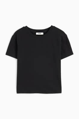 T-shirt dal taglio corto