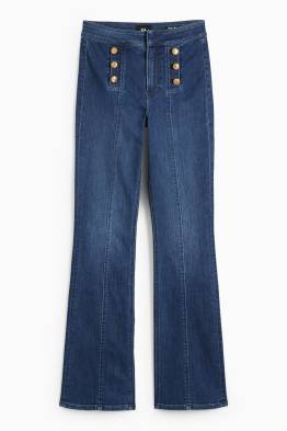Bootcut jeans - średni stan