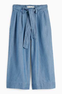 Wide leg jeans