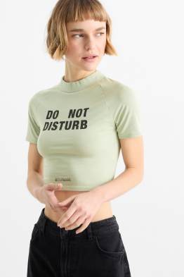T-shirt dal taglio corto