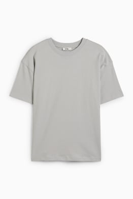 Tricou