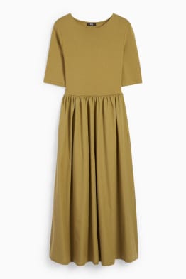 Robe Fit & Flare