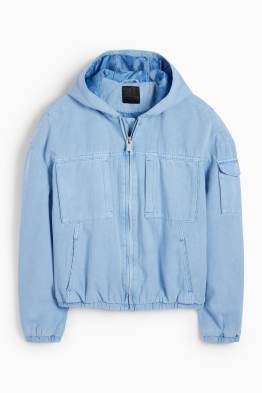 Chaqueta con capucha