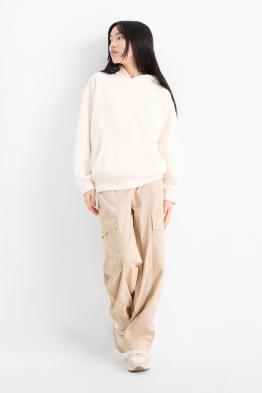 Pantaloni cargo