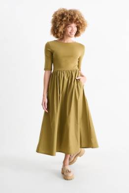 Robe Fit & Flare