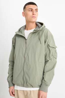 Chaqueta con capucha