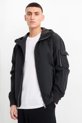 Jacke mit Kapuze