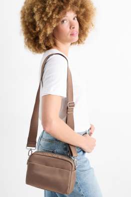 Bolso bandolera con correa extraíble