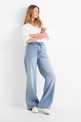 Wide Leg Jeans - High Waist