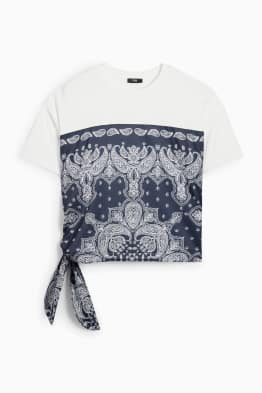 T-shirt z supełkiem