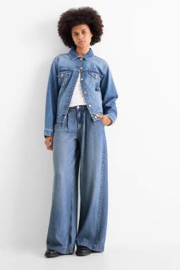 Wide Leg Jeans - Mid Waist