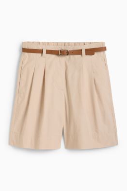 Shorts mit Gürtel - High Waist