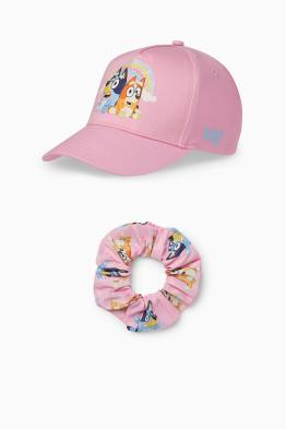 Bluey - set - baseballpet en scrunchie - 2-delig