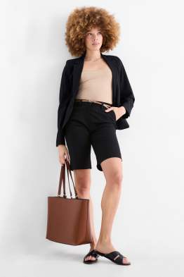 Bermudas mit Gürtel - Mid Waist