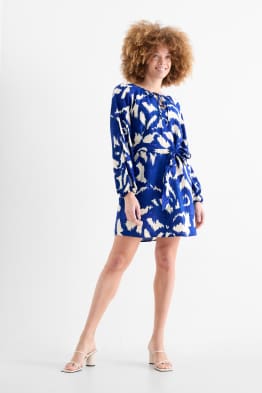 Robe évasée - à motif