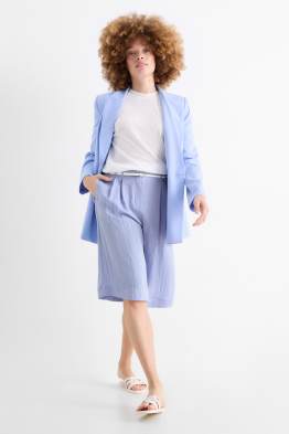 Bermudas mit Gürtel - High Waist