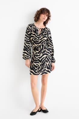 Robe évasée - à motif