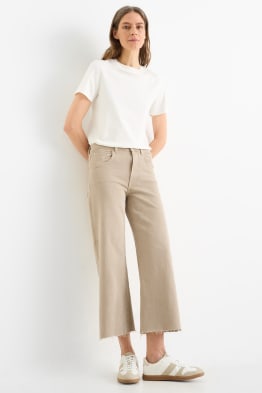 Wide leg jeans - mid-rise waist