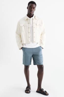 Shorts con componente di lino