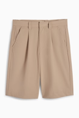 Pantaloni scurți