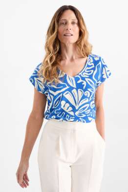 Tricou