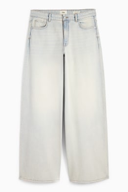 Wide Leg Jeans - Low Waist