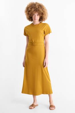 T-Shirt-Kleid mit Gürtel