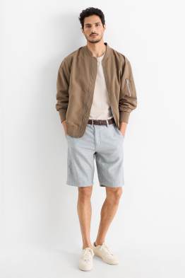 Shorts with belt and linen content