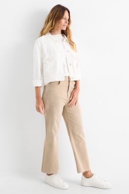 Jeans corti svasati - vita alta