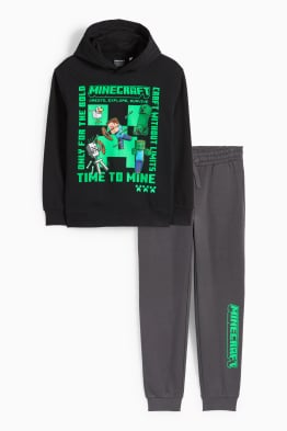 Outfit