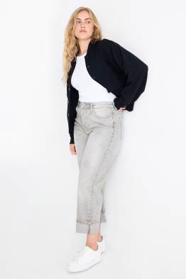 Boyfriend jeans - mid-rise waist