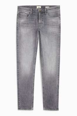 Slim tapered jean