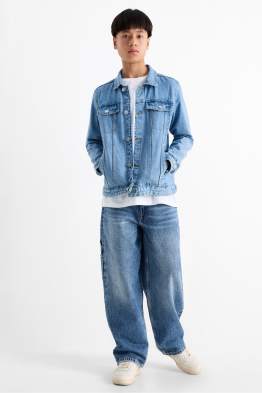 Baggy jeans