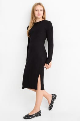 Robe en maille - finition côtelée