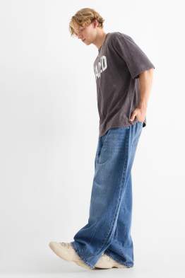 Balloon jeans