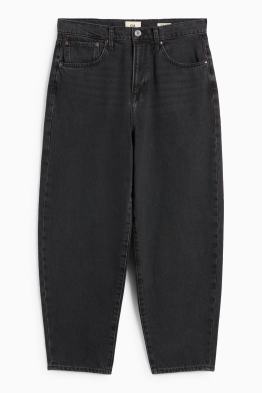 Barrel jeans