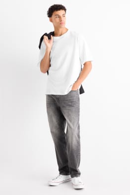 Relaxed tapered jeans - LYCRA®