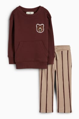 Outfit