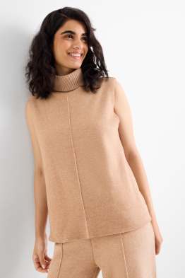 Top de cuello vuelto