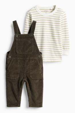 Outfit pro miminka