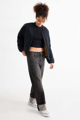 Baggy jeans - mid-rise waist